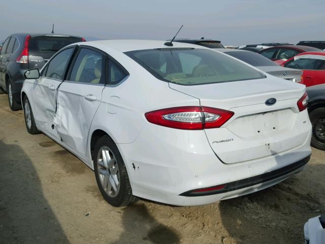 3FA6P0H76GR386883 - 2016 FORD FUSION SE WHITE photo 3