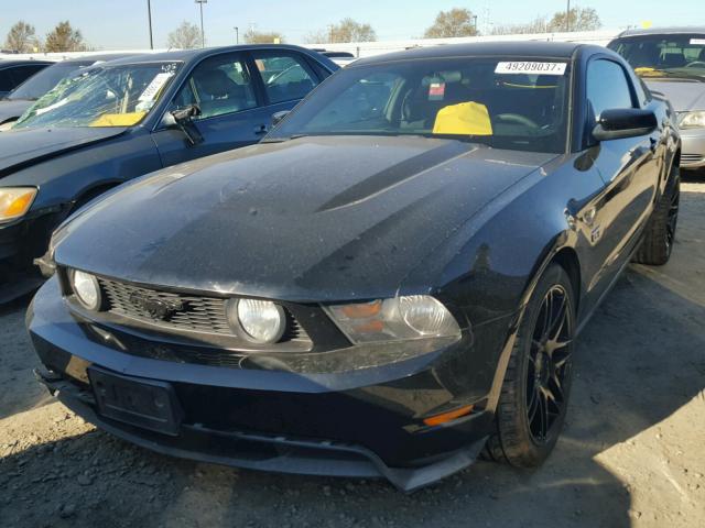 1ZVBP8CH9A5177054 - 2010 FORD MUSTANG GT BLACK photo 2