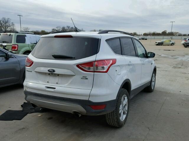 1FMCU9G9XGUC75447 - 2016 FORD ESCAPE SE WHITE photo 4