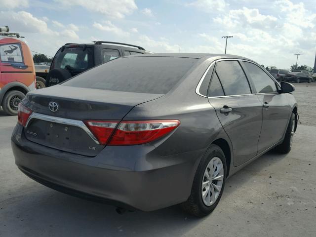 4T4BF1FK4GR548173 - 2016 TOYOTA CAMRY LE ნაცრისფერი ფოტო 4