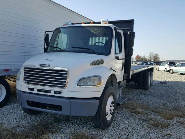 1FVHCYDJ65HV16825 - 2005 FREIGHTLINER M2 106 MED WHITE photo 2