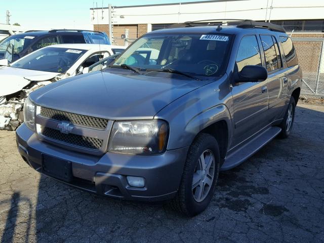 1GNET16M566130883 - 2006 CHEVROLET TRAILBLAZE GRAY photo 2