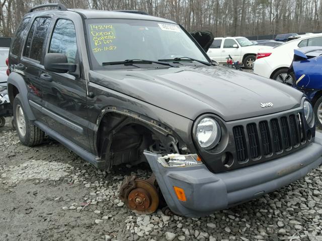 1J4GL48K55W508076 - 2005 JEEP LIBERTY SP GREEN photo 1