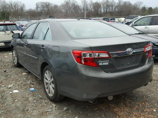 4T1BK1FK3EU553349 - 2014 TOYOTA CAMRY SE GRAY photo 3