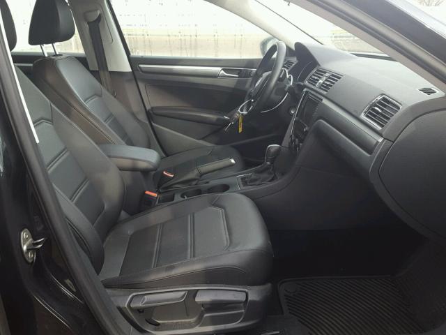 1VWDT7A39HC075510 - 2017 VOLKSWAGEN PASSAT R-L BLACK photo 5