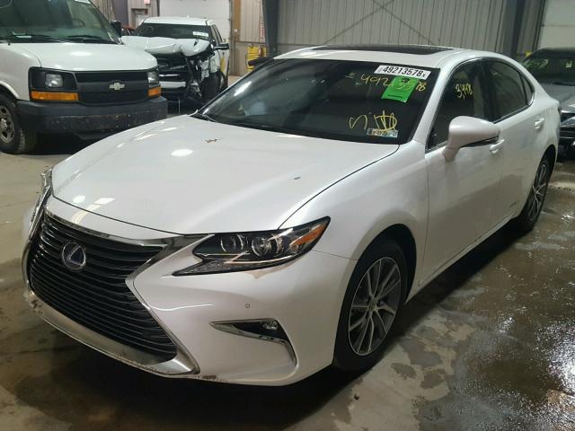 JTHBW1GG5J2191192 - 2018 LEXUS ES 300H WHITE photo 2