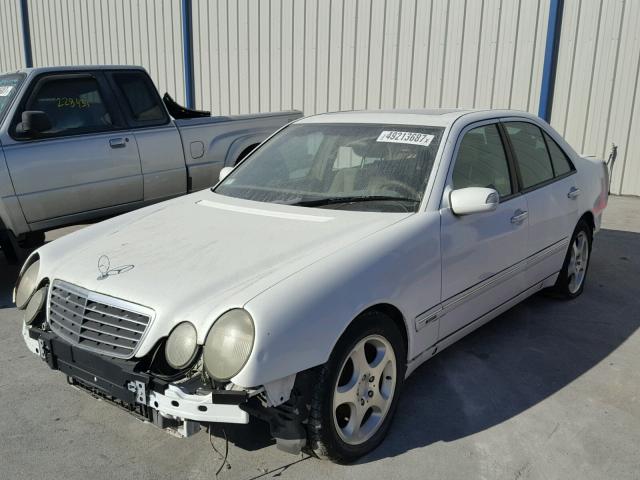 WDBJF70J5YB004497 - 2000 MERCEDES-BENZ E 430 WHITE photo 2