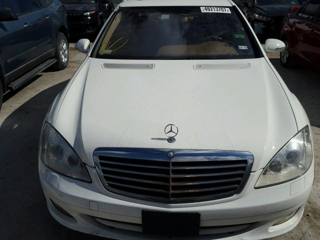 WDDNG71X57A041904 - 2007 MERCEDES-BENZ S 550 WHITE photo 9