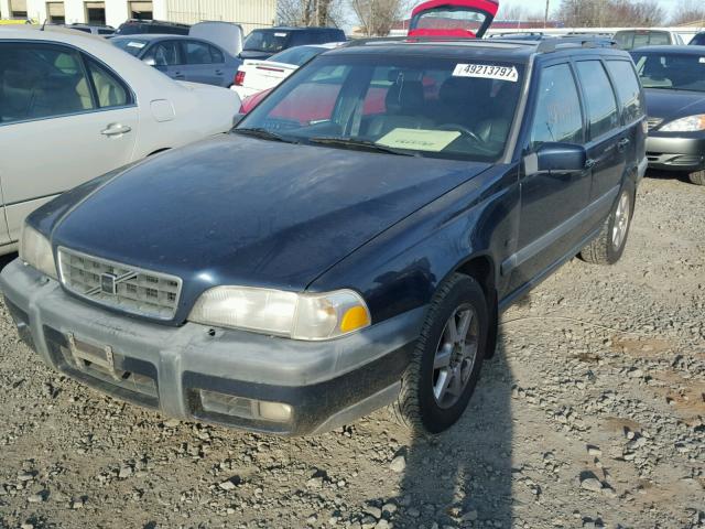 YV1LZ5643W2515396 - 1998 VOLVO V70 XC BLUE photo 2