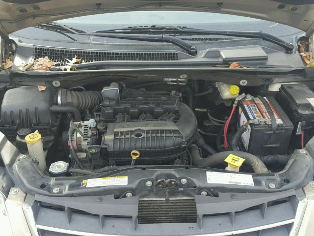 2A8HR64X78R646990 - 2008 CHRYSLER TOWN & COU 金色 照片 7