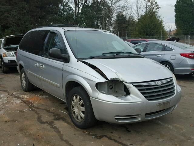 2C4GP54L65R467660 - 2005 CHRYSLER TOWN & COU SILVER photo 1