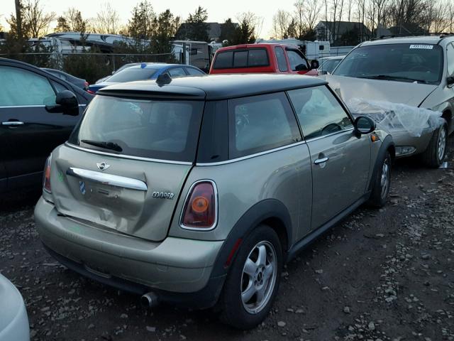 WMWMF33559TW74078 - 2009 MINI COOPER GRAY photo 4