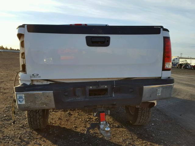 1GTHK23K87F504339 - 2007 GMC SIERRA K25 WHITE photo 10