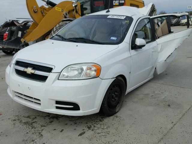 KL1TD56E79B399791 - 2009 CHEVROLET AVEO LS WHITE photo 2