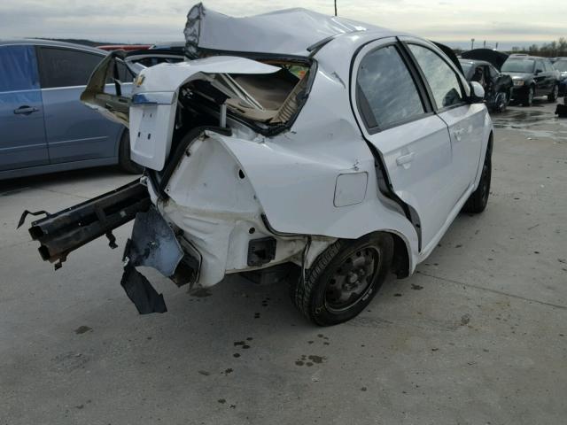 KL1TD56E79B399791 - 2009 CHEVROLET AVEO LS WHITE photo 4