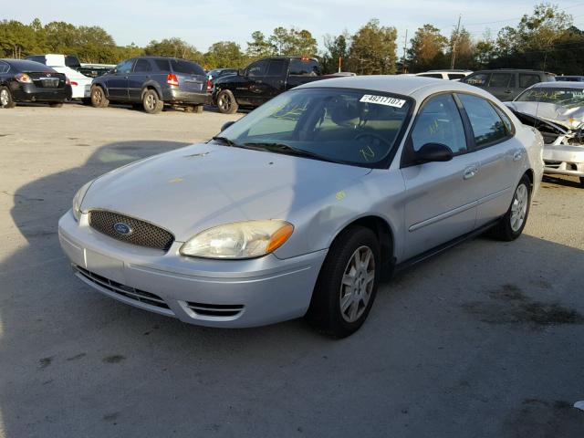 1FAFP53U17A115797 - 2007 FORD TAURUS SE SILVER photo 2