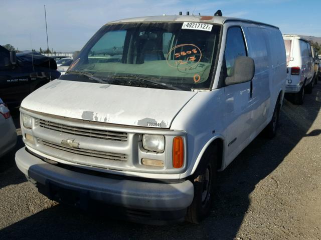 1GCFG25W711134918 - 2001 CHEVROLET EXPRESS G2 WHITE photo 2