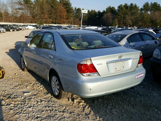 4T1BE32K45U981357 - 2005 TOYOTA CAMRY LE SILVER photo 3