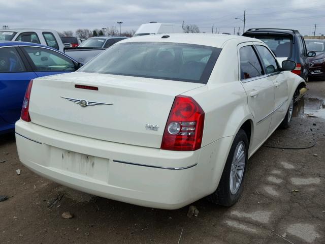 2C3KA53V29H583856 - 2009 CHRYSLER 300 TOURIN CREAM photo 4