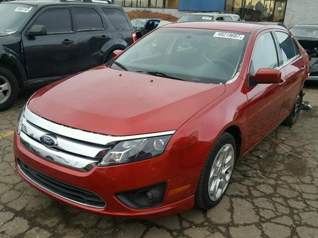 3FAHP0HAXBR126953 - 2011 FORD FUSION SE RED photo 2