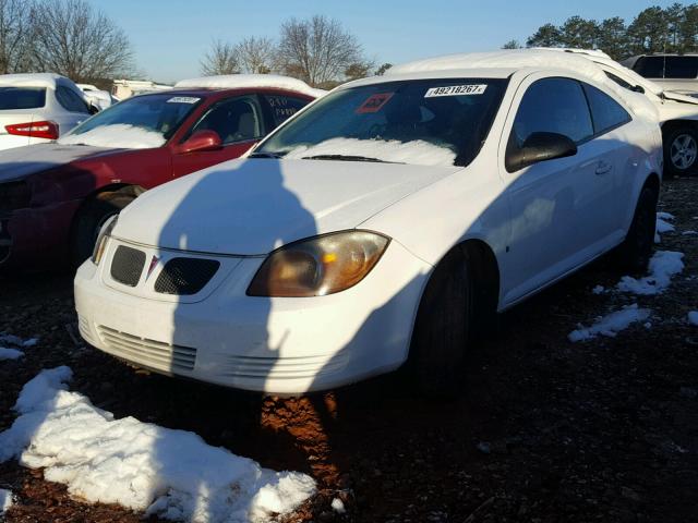 1G2AL18F187144559 - 2008 PONTIAC G5 WHITE photo 2