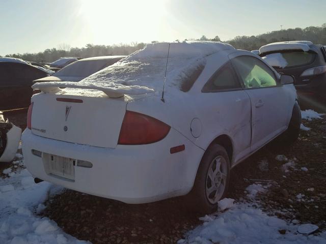 1G2AL18F187144559 - 2008 PONTIAC G5 WHITE photo 4