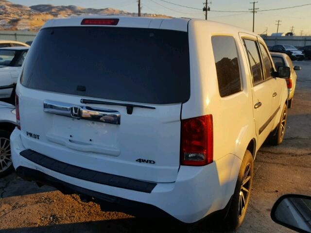 5FNYF4H24FB023077 - 2015 HONDA PILOT LX WHITE photo 4