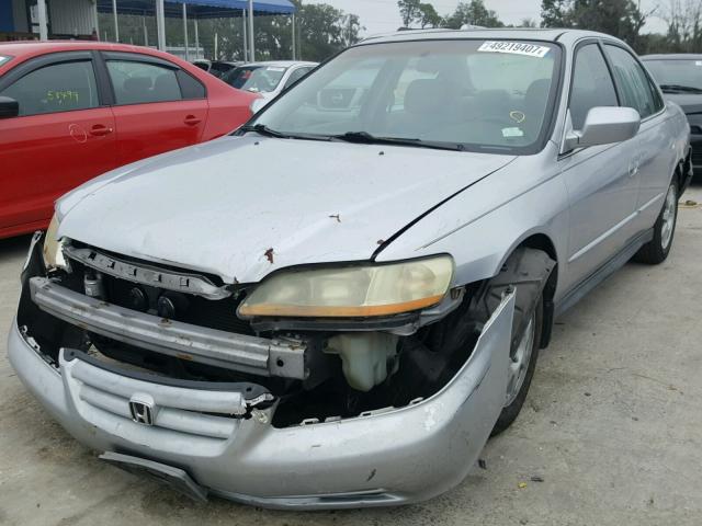 1HGCG56782A159583 - 2002 HONDA ACCORD SE SILVER photo 2