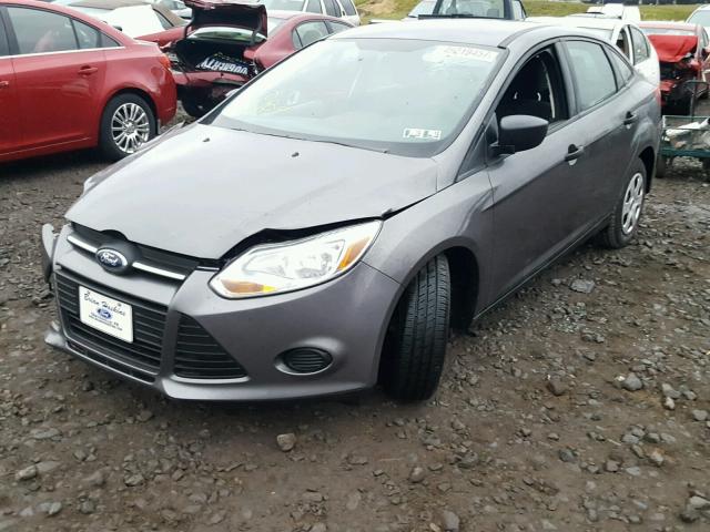 1FAHP3E25CL432778 - 2012 FORD FOCUS S GRAY photo 2