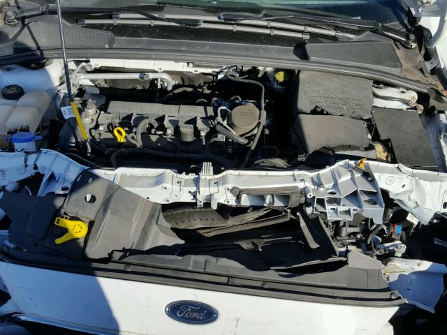 1FADP3F21GL237621 - 2016 FORD FOCUS SE WHITE photo 7