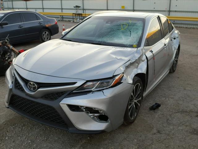 JTNB11HKXJ3018888 - 2018 TOYOTA CAMRY L GRAY photo 2