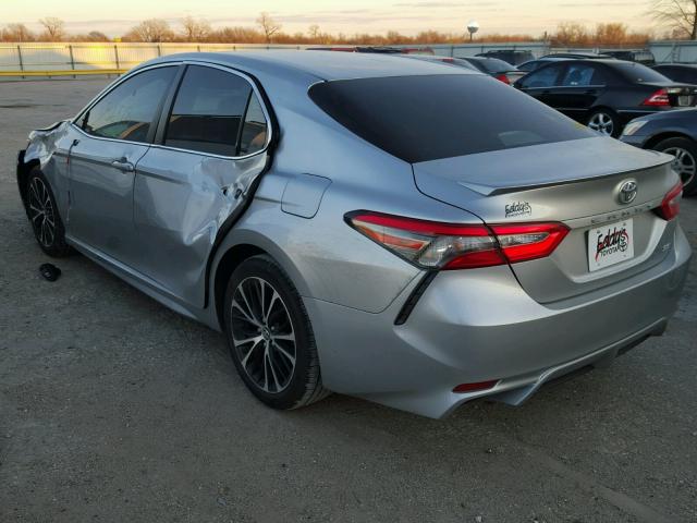 JTNB11HKXJ3018888 - 2018 TOYOTA CAMRY L GRAY photo 3