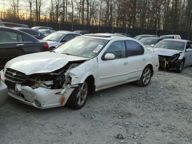 JN1CA31A6YT014856 - 2000 NISSAN MAXIMA GLE WHITE photo 2