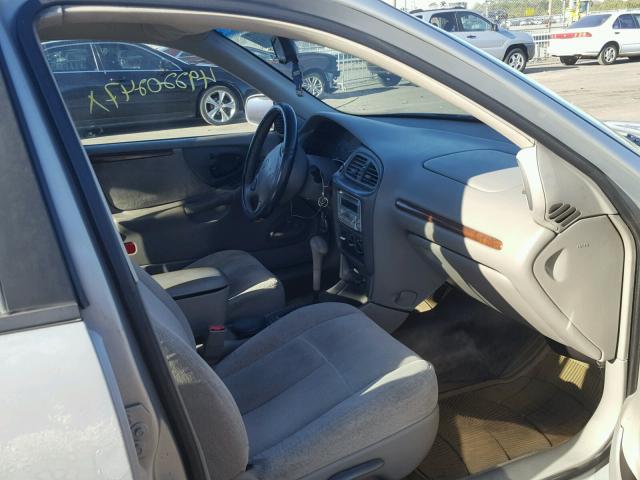 1G3NB52M5W6309479 - 1998 OLDSMOBILE CUTLASS SILVER photo 5