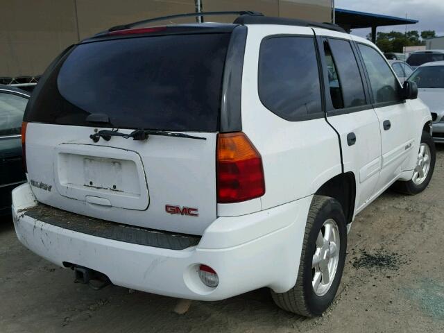 1GKDT13S552101515 - 2005 GMC ENVOY WHITE photo 4