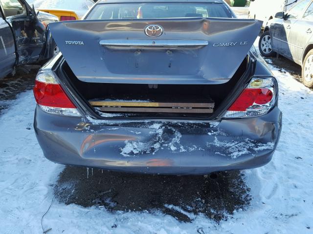 4T1BE32KX5U977555 - 2005 TOYOTA CAMRY LE GRAY photo 9