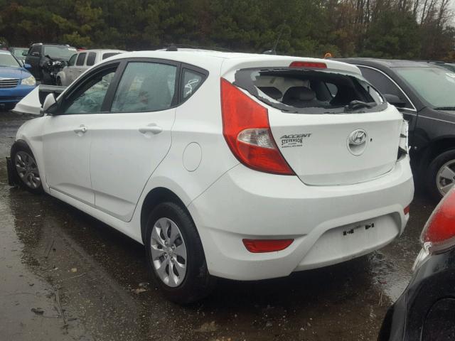 KMHCT5AE4GU236953 - 2016 HYUNDAI ACCENT SE WHITE photo 3