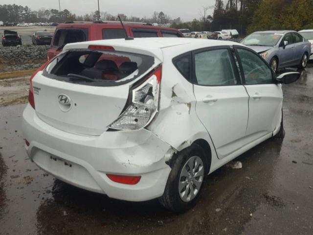 KMHCT5AE4GU236953 - 2016 HYUNDAI ACCENT SE WHITE photo 4