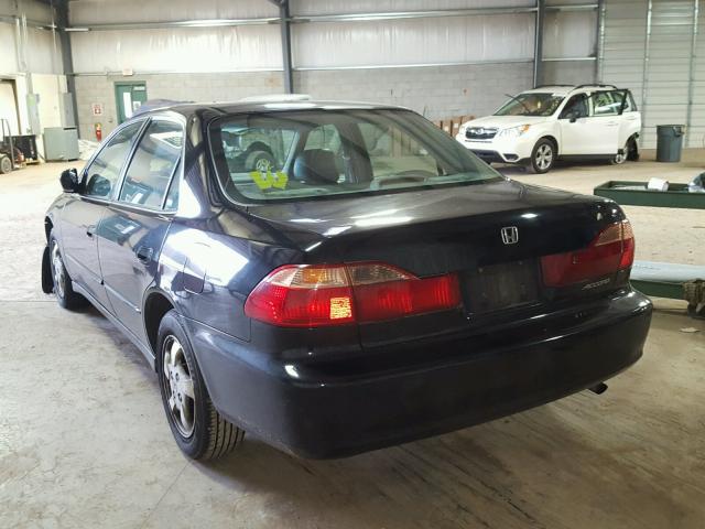 1HGCG6688YA128017 - 2000 HONDA ACCORD EX BLACK photo 3