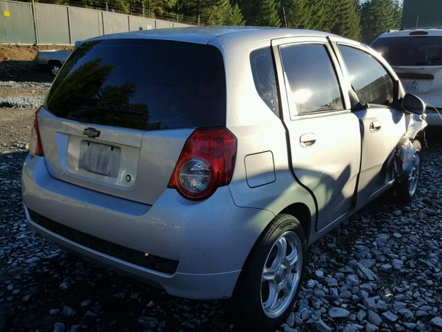 KL1TD66E19B350611 - 2009 CHEVROLET AVEO LS SILVER photo 4