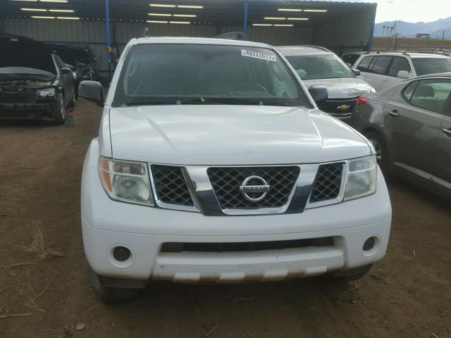 5N1AR18WX6C678105 - 2006 NISSAN PATHFINDER WHITE photo 9