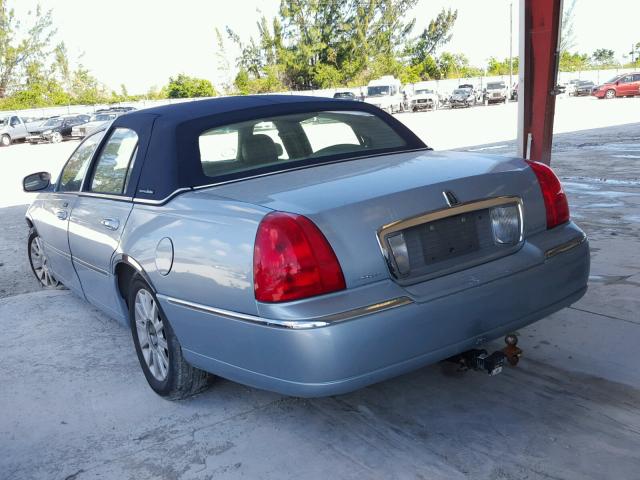 1LNHM81V06Y614097 - 2006 LINCOLN TOWN CAR S BLUE photo 3