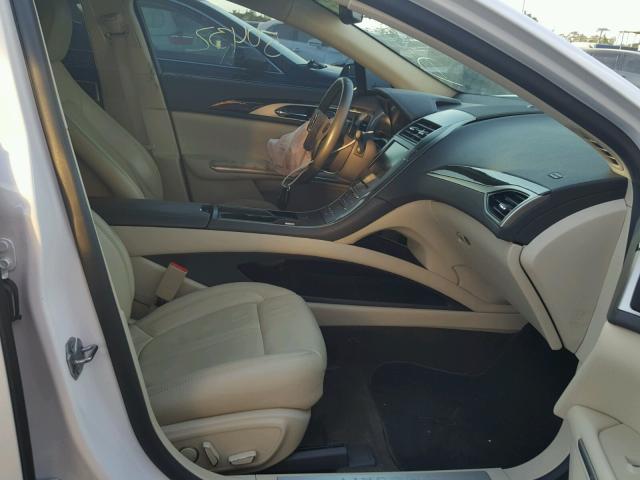 3LN6L2G91DR824978 - 2013 LINCOLN MKZ Կրեմագույն լուսանկար 5