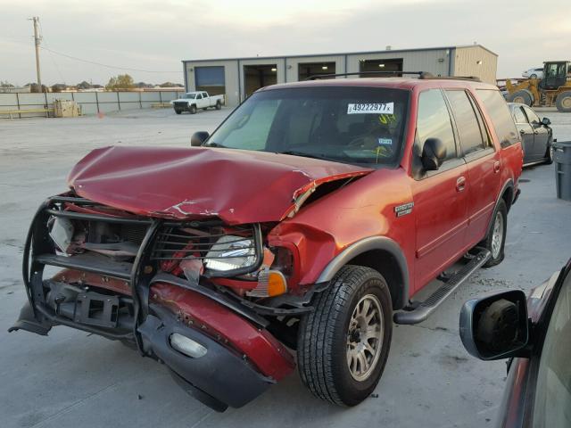 1FMRU1565YLA56942 - 2000 FORD EXPEDITION RED photo 2