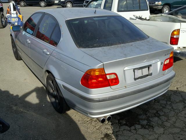 WBAAM5334YFR16410 - 2000 BMW 328 I SILVER photo 3