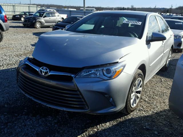 4T1BF1FK2HU778029 - 2017 TOYOTA CAMRY LE SILVER photo 2