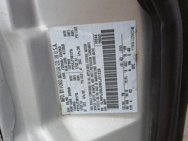 5LMPU28L0WLJ51238 - 1998 LINCOLN NAVIGATOR 银色 照片 10