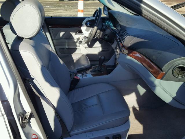WBADM6346YGV00719 - 2000 BMW 528 I AUTO SILVER photo 5