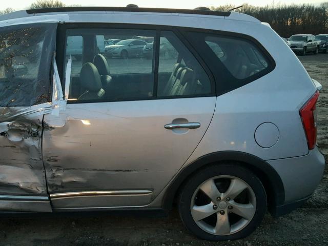 KNAFG526977068168 - 2007 KIA RONDO LX GRAY photo 10