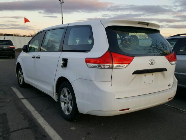 5TDZK3DC8BS103240 - 2011 TOYOTA SIENNA BAS WHITE photo 3